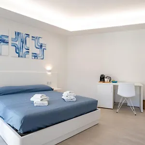 https://su-mari-rooms.in-sardinia.net